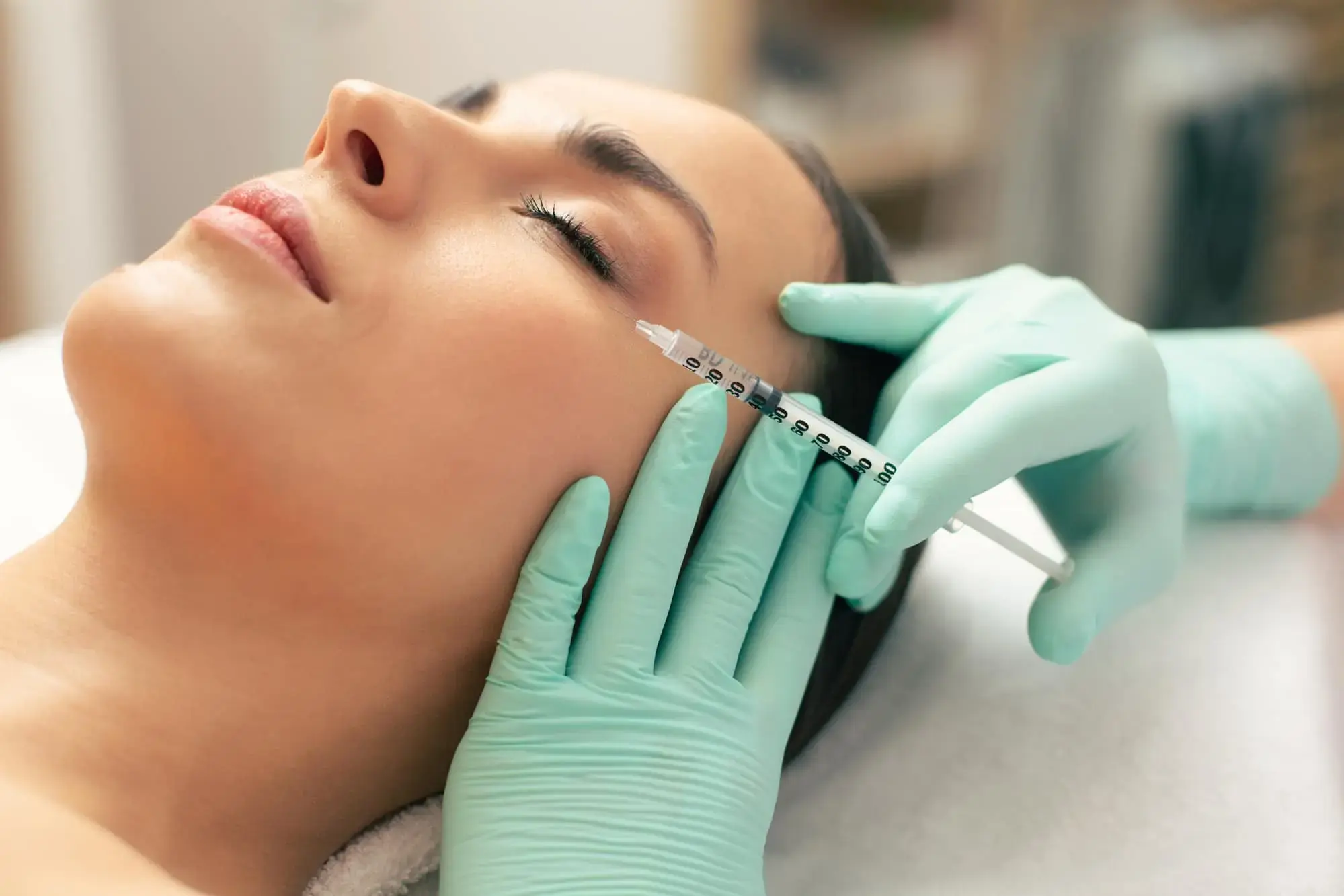 Sculptra vs Radiesse: Ultimate Guide to Dermal Fillers
